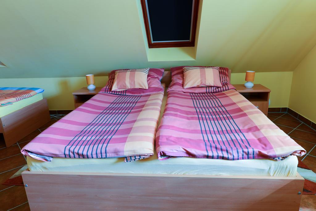 Aparthotel Nexus Vendeghaz Szegedin Zimmer foto