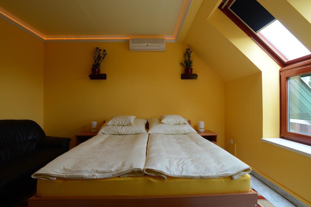 Aparthotel Nexus Vendeghaz Szegedin Zimmer foto